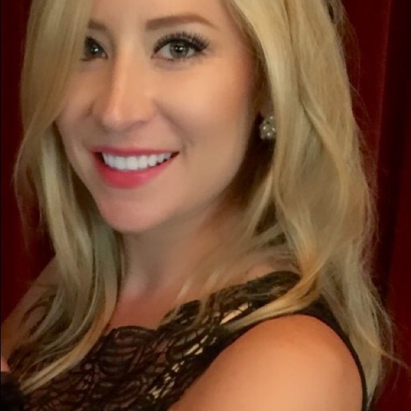 Meet your Posher, Stephanie - Picture 1 of 1